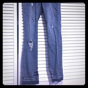 Jessica Simpson S Distressed Maternity Jeans
